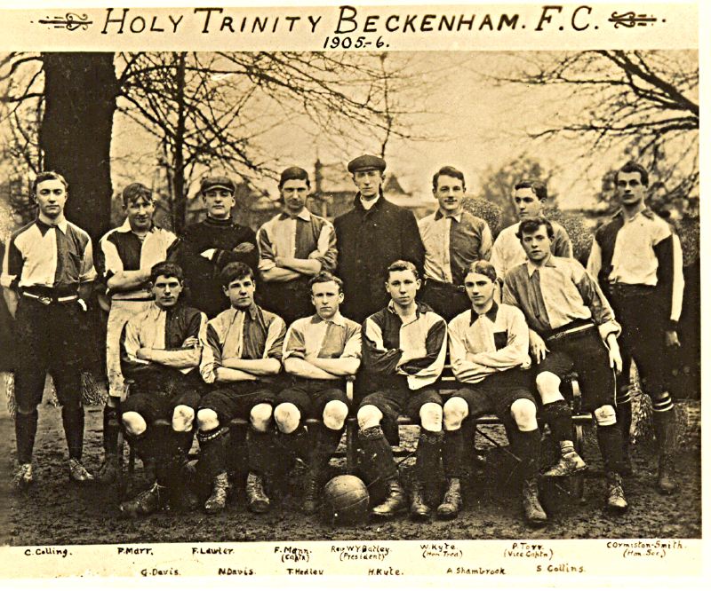 70,  Holy Trinity football team, 1906.jpg